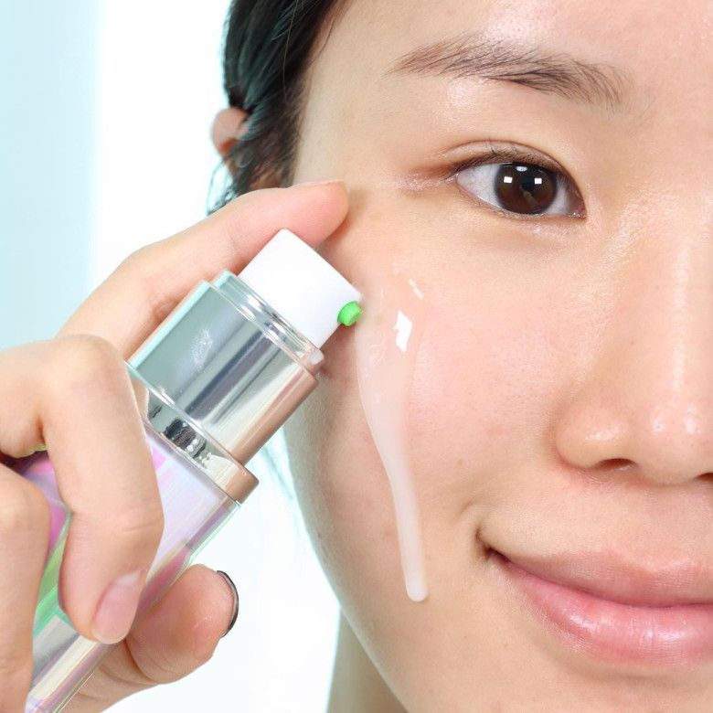 Review kem chống nắng quốc dân: Da nhạy cảm bôi có mốc trắng?